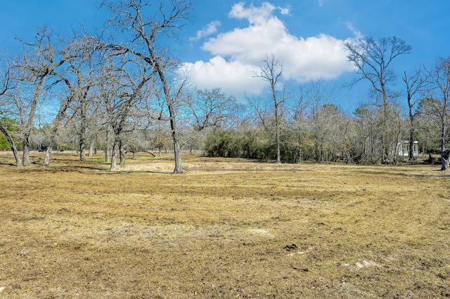 26050 Forest Hills Lane, Waller, TX 77484