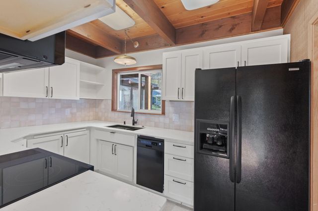 1440 NE 10th Street, Grants Pass, OR 97526