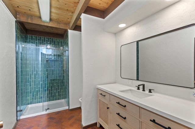 1440 NE 10th Street, Grants Pass, OR 97526