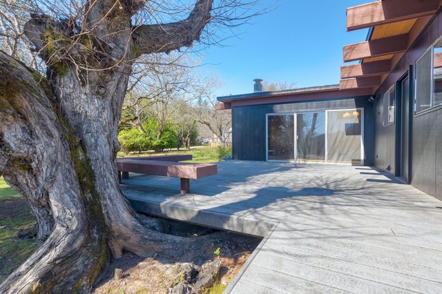 1440 NE 10th Street, Grants Pass, OR 97526