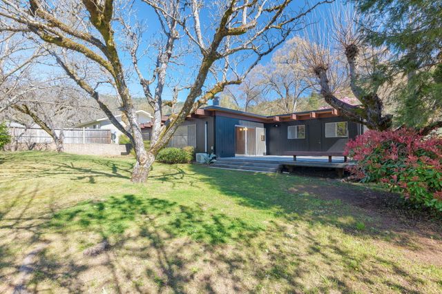 1440 NE 10th Street, Grants Pass, OR 97526