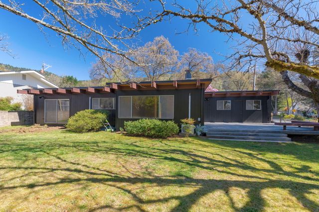 1440 NE 10th Street, Grants Pass, OR 97526