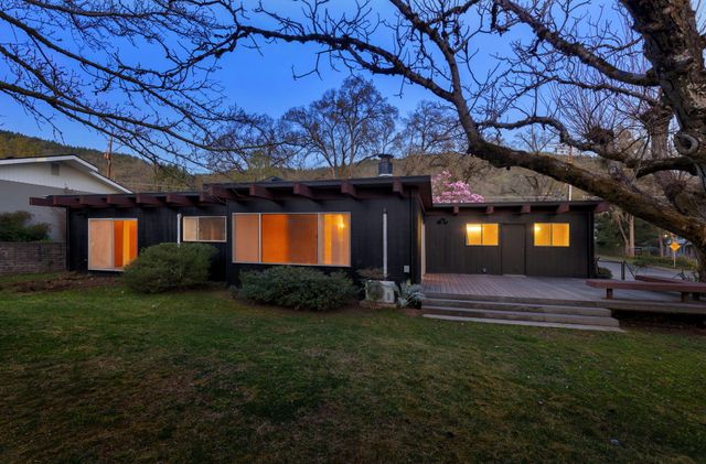 1440 NE 10th Street, Grants Pass, OR 97526