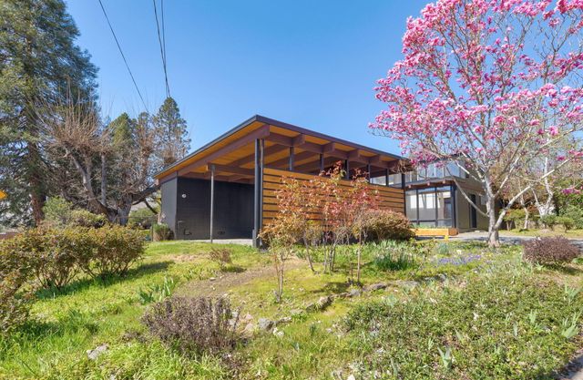 1440 NE 10th Street, Grants Pass, OR 97526