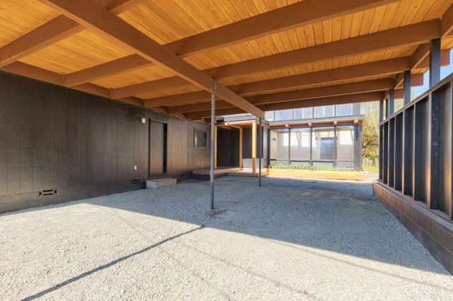 1440 NE 10th Street, Grants Pass, OR 97526