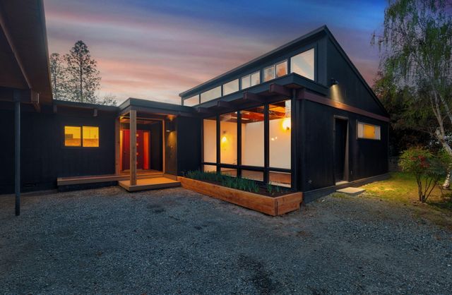 1440 NE 10th Street, Grants Pass, OR 97526