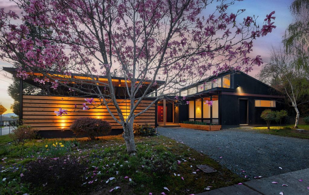 1440 NE 10th Street, Grants Pass, OR 97526