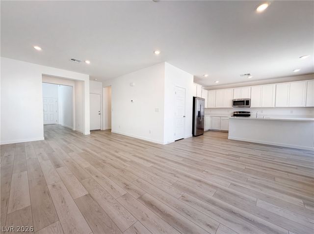 8364 Caldera Hills Avenue, Las Vegas, NV 89147
