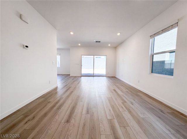 8364 Caldera Hills Avenue, Las Vegas, NV 89147