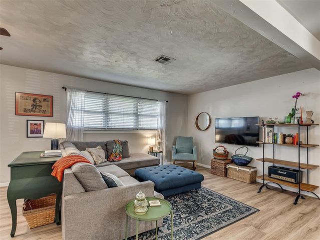 2825 Kent Drive, Oklahoma City, OK 73120