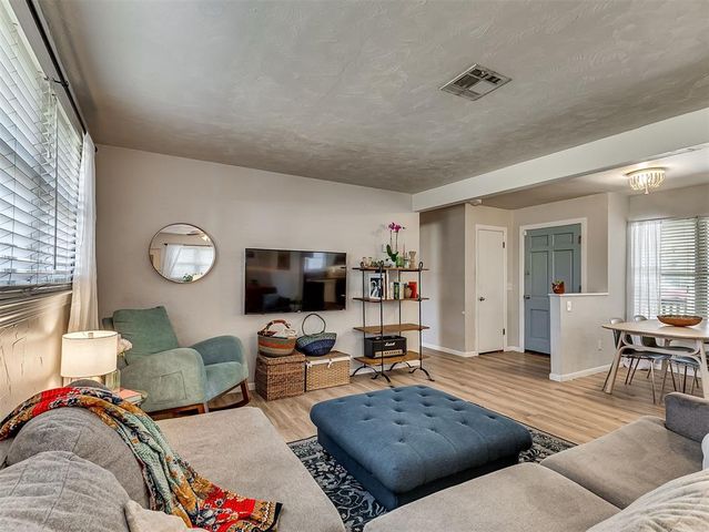 2825 Kent Drive, Oklahoma City, OK 73120