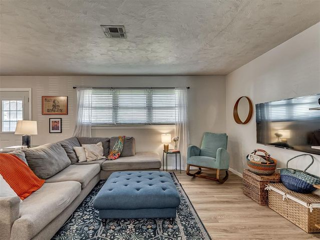 2825 Kent Drive, Oklahoma City, OK 73120