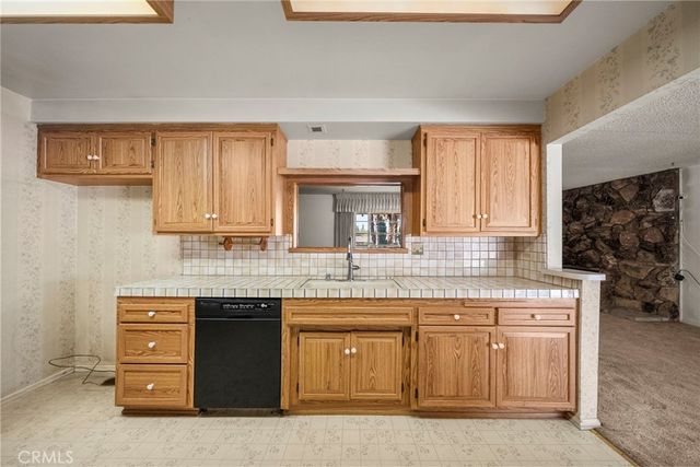 18427 San Fernando Mission, Porter Ranch, CA 91326