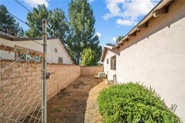 18427 San Fernando Mission, Porter Ranch, CA 91326