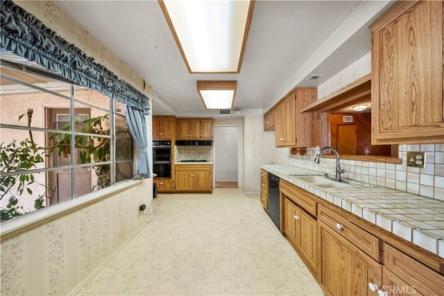 18427 San Fernando Mission, Porter Ranch, CA 91326