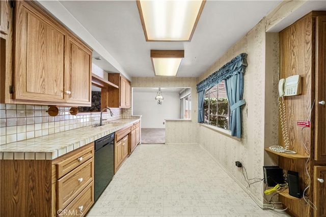 18427 San Fernando Mission, Porter Ranch, CA 91326