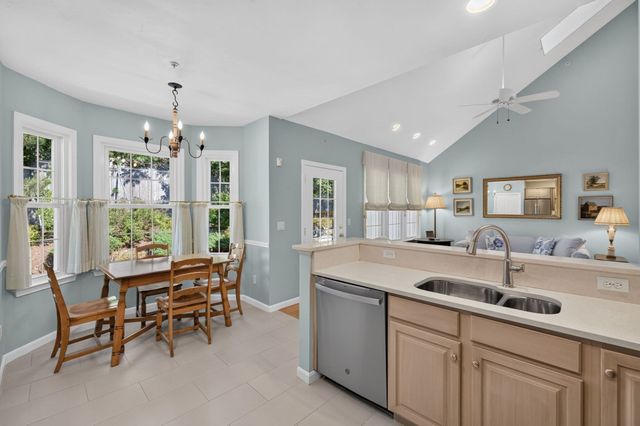 341 Godfrey Dr 341, Norton, MA 02766