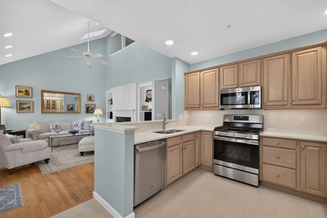341 Godfrey Dr 341, Norton, MA 02766
