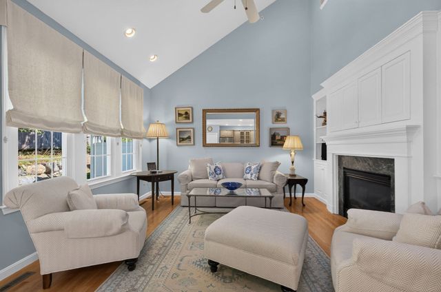 341 Godfrey Dr 341, Norton, MA 02766