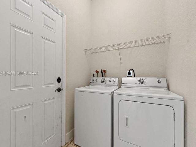 1947 SE 24th Ter, Homestead, FL 33035