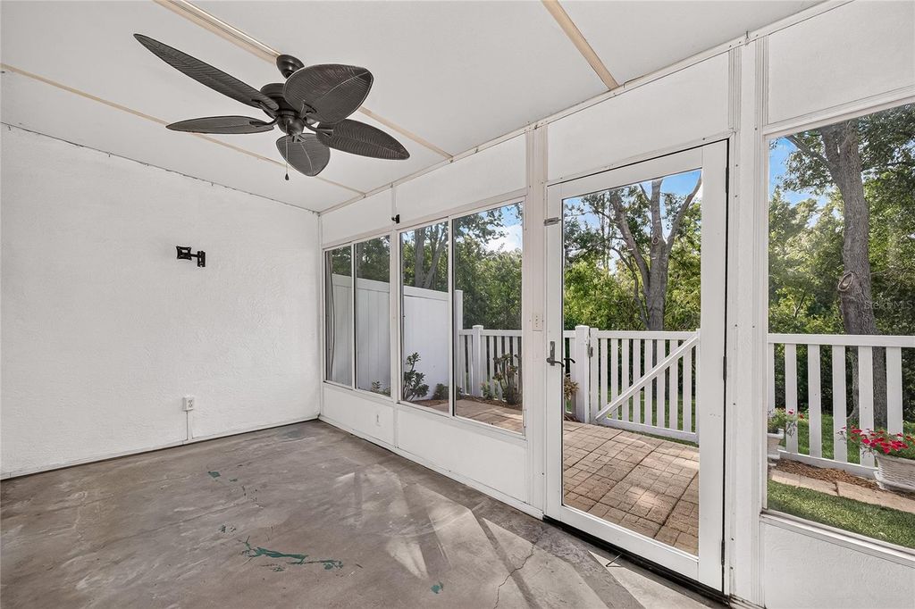 Image 28 of property listing at 4319 DEERMONT CIRCLE, Tampa, FL 33624