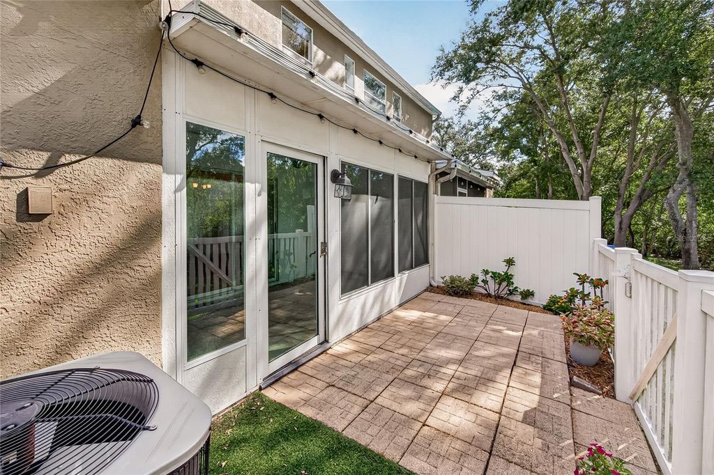 Image 31 of property listing at 4319 DEERMONT CIRCLE, Tampa, FL 33624
