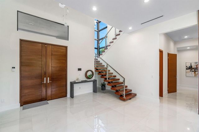 450 NE 10th Street, Boca Raton, FL 33432