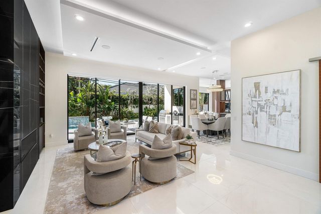 450 NE 10th Street, Boca Raton, FL 33432