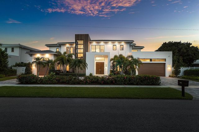 450 NE 10th Street, Boca Raton, FL 33432