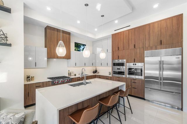 450 NE 10th Street, Boca Raton, FL 33432