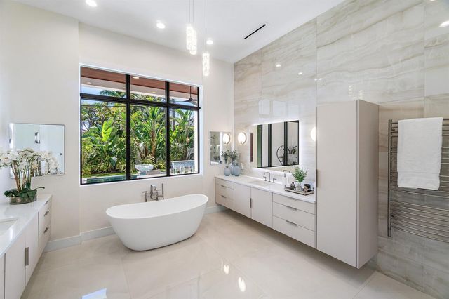 450 NE 10th Street, Boca Raton, FL 33432