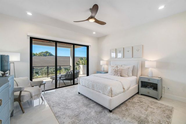 450 NE 10th Street, Boca Raton, FL 33432