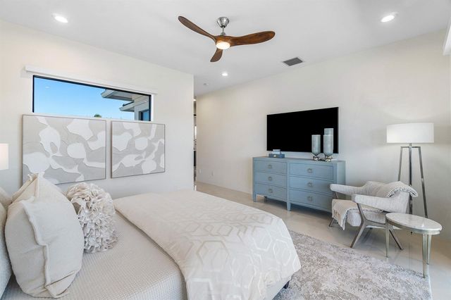 450 NE 10th Street, Boca Raton, FL 33432