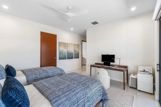 450 NE 10th Street, Boca Raton, FL 33432