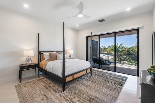 450 NE 10th Street, Boca Raton, FL 33432