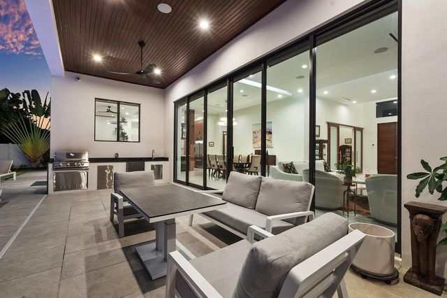 450 NE 10th Street, Boca Raton, FL 33432
