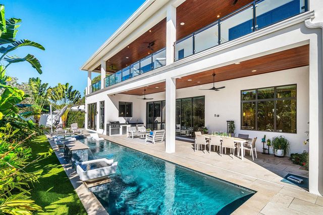 450 NE 10th Street, Boca Raton, FL 33432