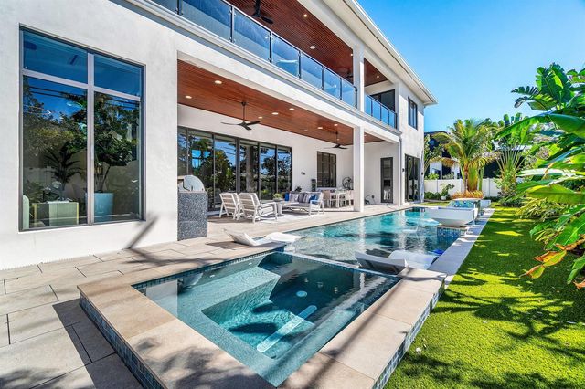 450 NE 10th Street, Boca Raton, FL 33432