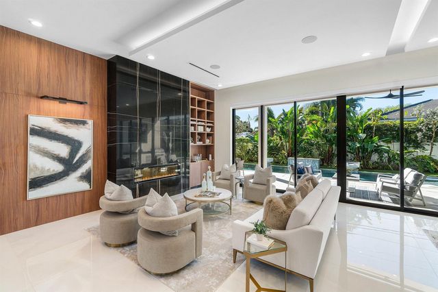 450 NE 10th Street, Boca Raton, FL 33432