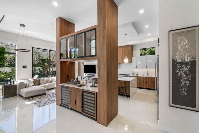 450 NE 10th Street, Boca Raton, FL 33432