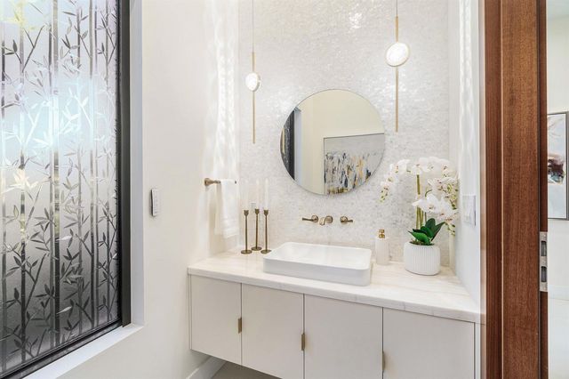 450 NE 10th Street, Boca Raton, FL 33432