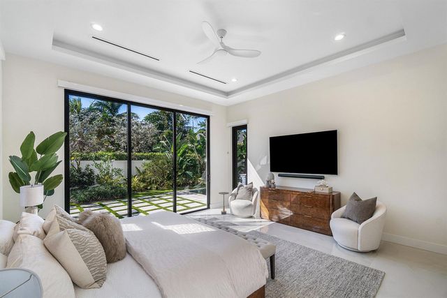 450 NE 10th Street, Boca Raton, FL 33432