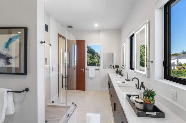 450 NE 10th Street, Boca Raton, FL 33432