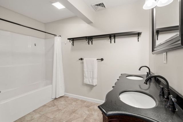 104 Crescent 1, Waltham, MA 02453