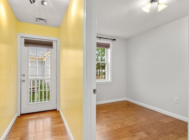 104 Crescent 1, Waltham, MA 02453