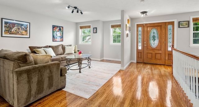 104 Crescent 1, Waltham, MA 02453