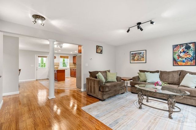 104 Crescent 1, Waltham, MA 02453