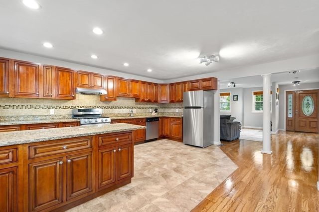 104 Crescent 1, Waltham, MA 02453