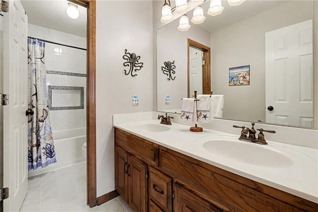 15263 W 147th Drive, Olathe, KS 66062