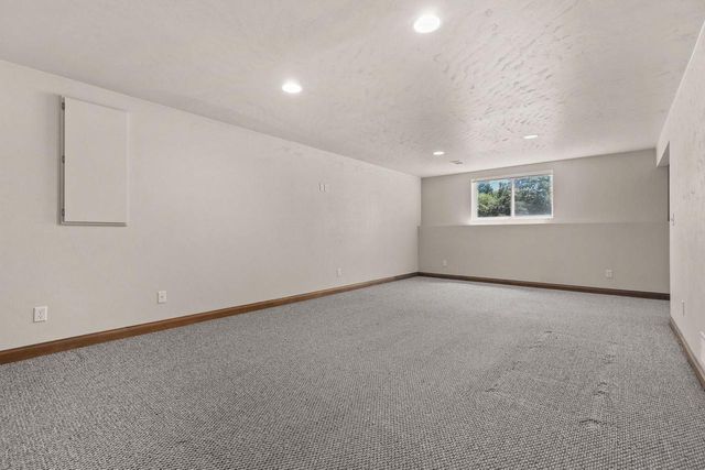 477 DALTON ROAD, Neenah, WI 54956